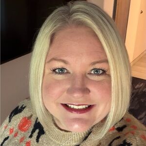 Meet your Posher, Elesha